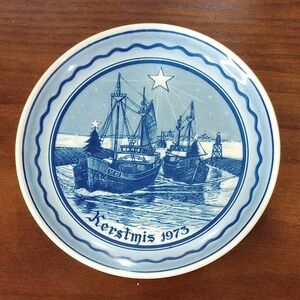 Vintage Delft 1973 Christmas Plate with Original Box